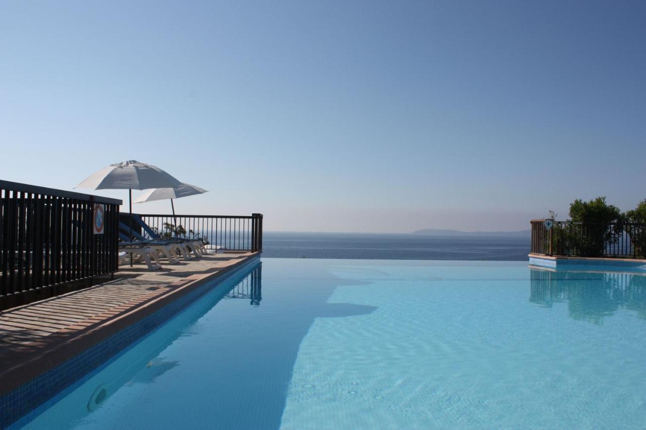 Residence Goelia Le Domaine De La Pinede Le Lavandou Oda fotoğraf